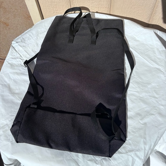 On Running Backpack black Lightweight Pack Adjustable Straps Outdoor Hiking - Picture 7 of 8